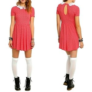 NWT Hot Topic Crocheted Collar Red Skull Dress